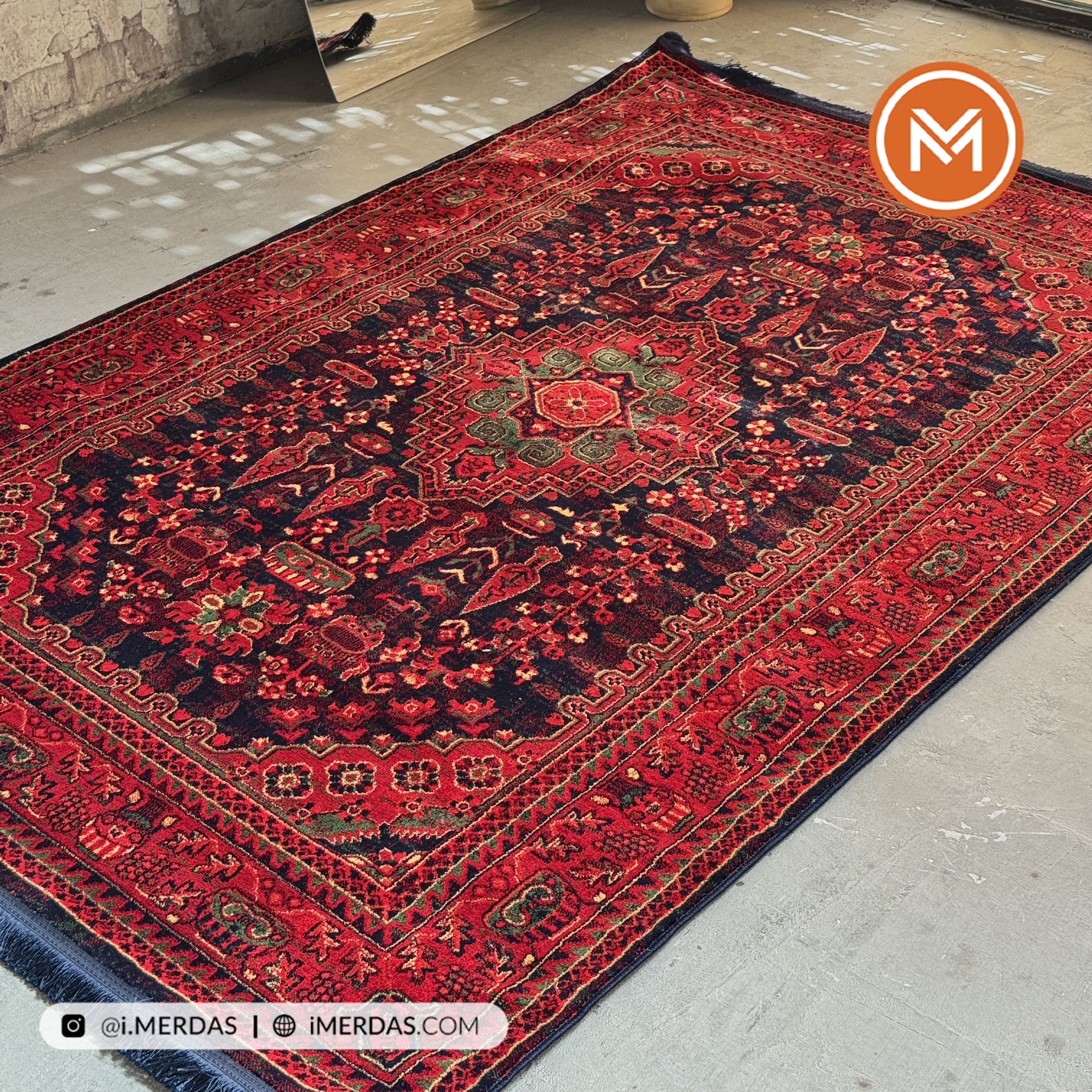 فرش گبه هرمس کد 6045 زمینه سرمه ای